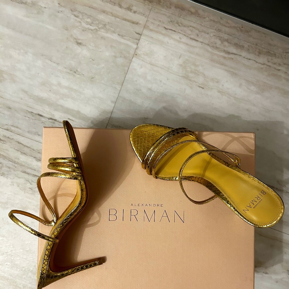 Alexandre Birman Eve 85 Metal Dourando Embossed Metal Snake Oro Sandal